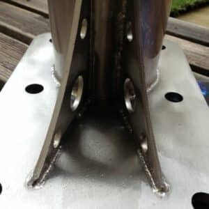 poteau-inox-sur-platine-gousset